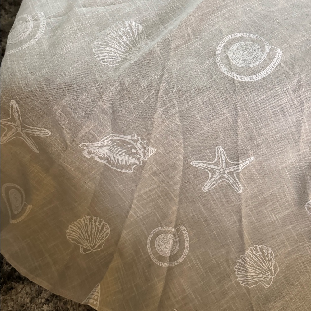 Table Cloth 70” Round - Picture 3 of 5